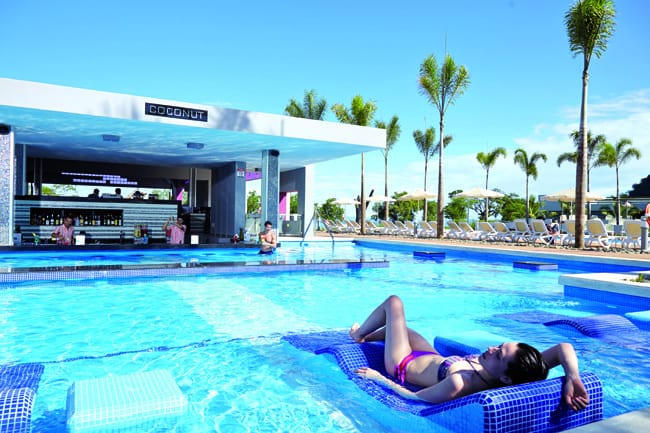 Coconut pool bar